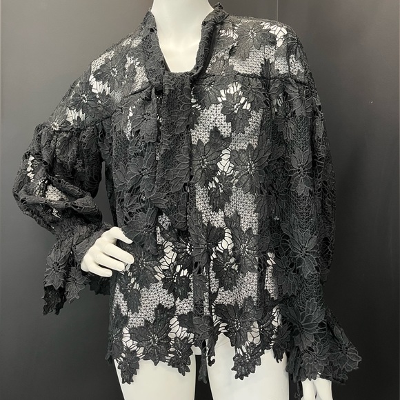 Black lace top. - Picture 1 of 4